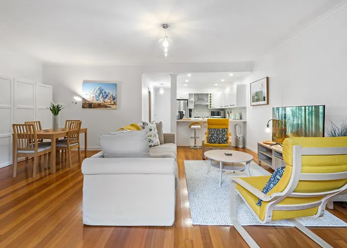 Perfect 2-Bed Inner-City Home With Pool & Bbq Area